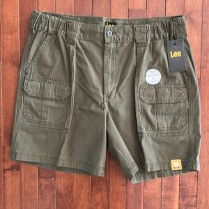 NWT Men's Lee Olive Green Cargo Short Size 38
